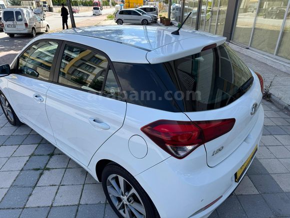 HATASIZ Hyundai i20 1.4 CRDi Style 2018 Model