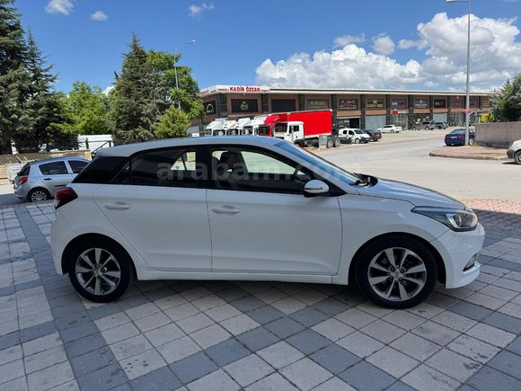 HATASIZ Hyundai i20 1.4 CRDi Style 2018 Model