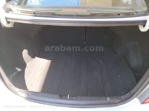 Sahibinden Hyundai Accent Blue 1.6 CRDI Mode Plus 2014 Model  188.000 km Beyaz