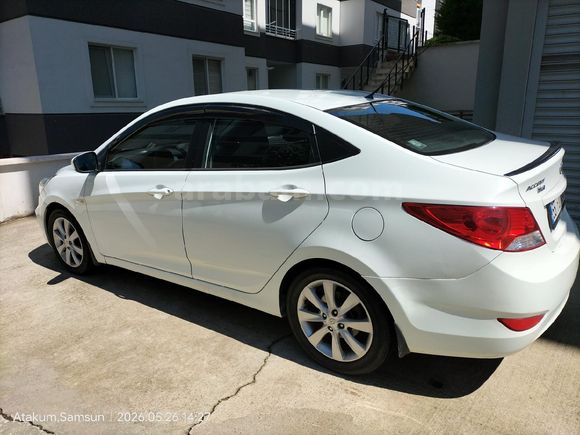 Sahibinden Hyundai Accent Blue 1.6 CRDI Mode Plus 2014 Model  188.000 km Beyaz