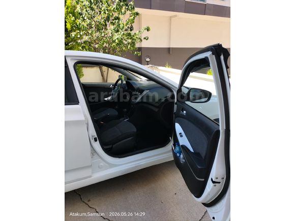 Sahibinden Hyundai Accent Blue 1.6 CRDI Mode Plus 2014 Model  188.000 km Beyaz