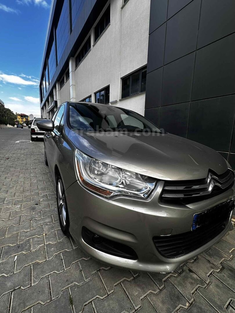 Sahibinden Citroen C4 1.6 HDi Confort 2011 Model Antalya 145.000 km Şampanya 7