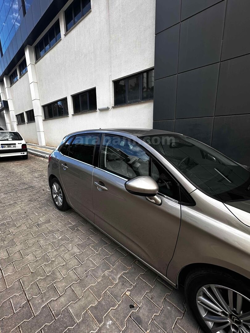 Sahibinden Citroen C4 1.6 HDi Confort 2011 Model Antalya 145.000 km Şampanya 6
