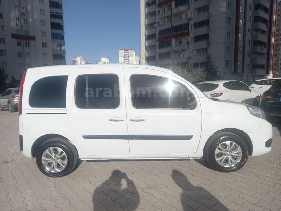 Sahibinden Renault Kangoo Multix 1.5 dCi Touch 2016 Model  225.000 km Beyaz
