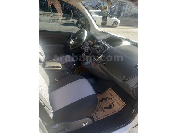 Sahibinden Renault Kangoo Multix 1.5 dCi Touch 2016 Model  225.000 km Beyaz