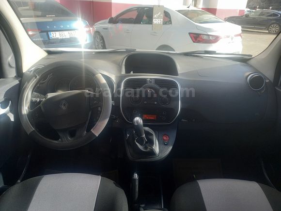 Sahibinden Renault Kangoo Multix 1.5 dCi Touch 2016 Model  225.000 km Beyaz