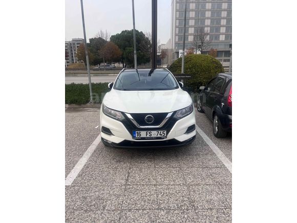 Sahibinden Nissan Qashqai 1.2 OTOMATİK Sky Pack 2018 Model 78000 km Beyaz