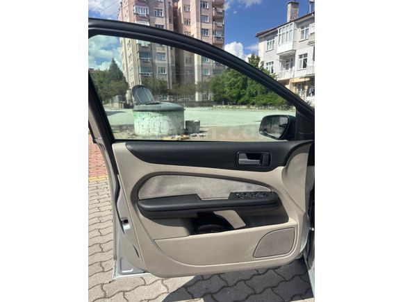 Sahibinden Ford Focus 1.6 TDCi Ghia 2007 Model  268.000 Km Gri (titanyum)