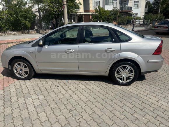 Sahibinden Ford Focus 1.6 TDCi Ghia 2007 Model  268.000 Km Gri (titanyum)