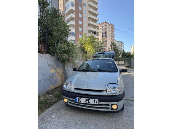 Sahibinden Renault Clio 1.4 RXT 2001 Model Mersin 226.000 km Gri (Gümüş)