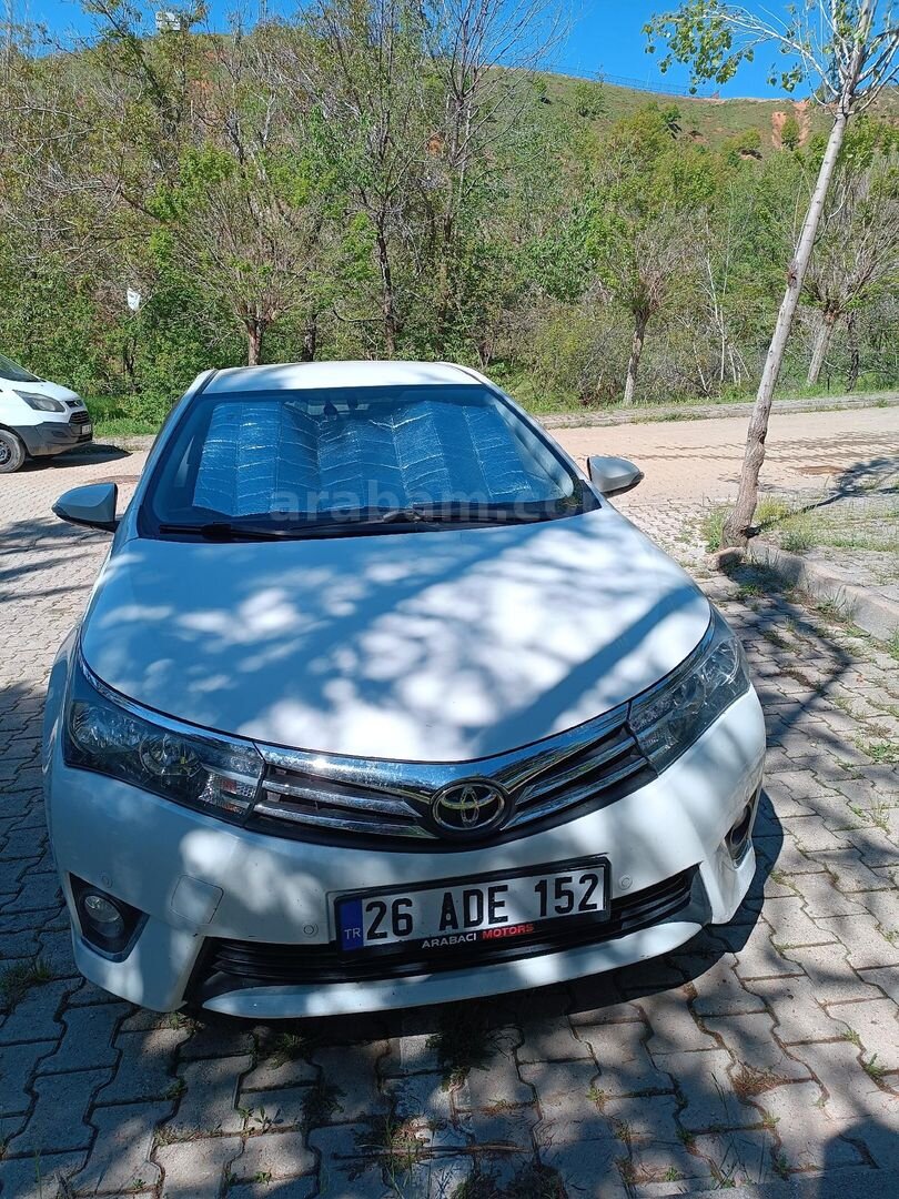Sahibinden Toyota Corolla 1.4 D-4D Premium 2014 Model Bitlis 152.000 km Beyaz 4