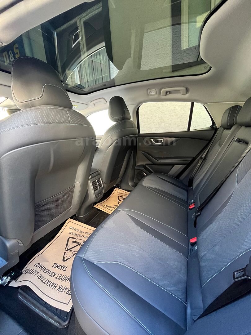 Sahibinden TOGG T10F V2 Uzun Menzil 2025 Model İstanbul 12.000 km Turkuaz 4