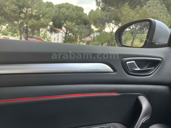 Sahibinden Renault Megane 1.3 TCe Icon 2025 Model  8.500 km Gri (Gümüş)