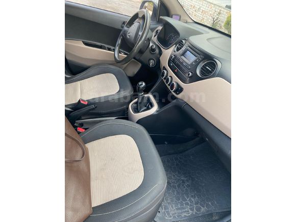 Sahibinden Hyundai i10 1.0 D-CVVT Style 2015 Model