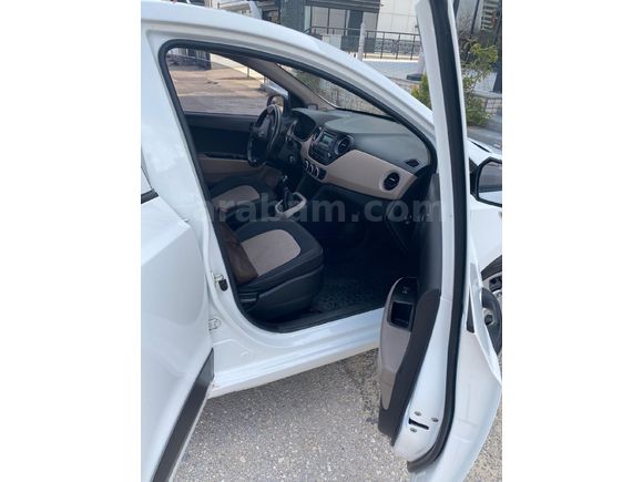 Sahibinden Hyundai i10 1.0 D-CVVT Style 2015 Model