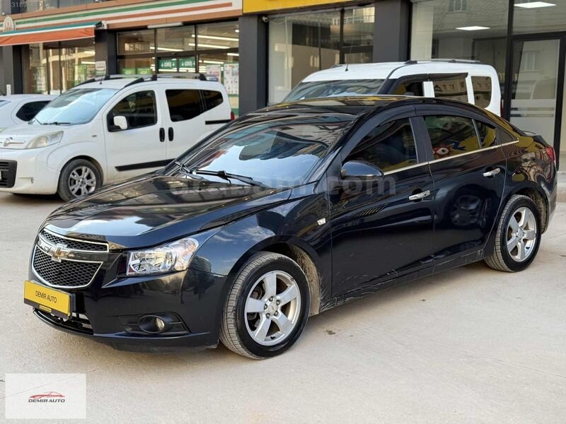 Galeriden Chevrolet Cruze 1.6 LS 2010 Model Mardin 230.000 km Siyah