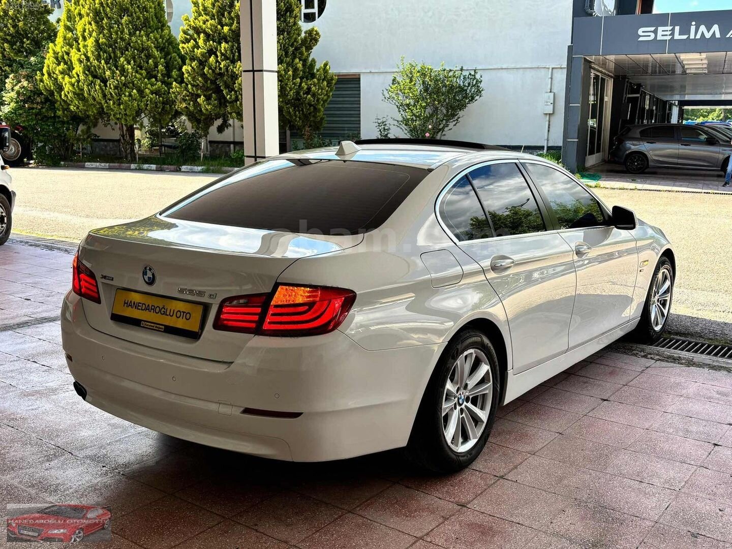 Galeriden BMW 5 Serisi 525d xDrive Comfort 2012 Model Tokat 167.000 km Beyaz 2