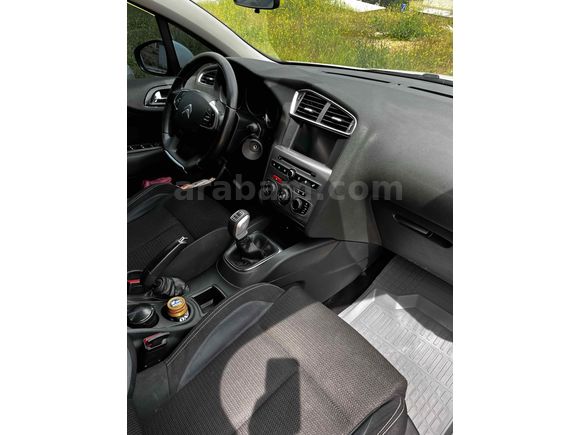 Sahibinden Citroen C4 1.6 HDi Confort 2015 Model  286.000 km Beyaz