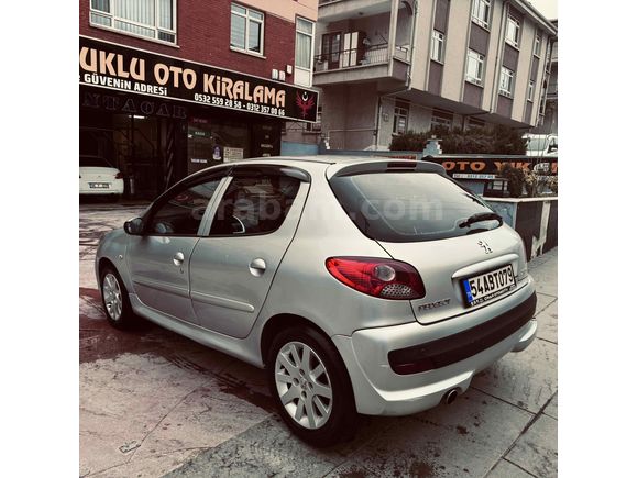 Sahibinden Peugeot 206+ 1.4 Comfort 2011 Model  276.000 km Gri (Gümüş)
