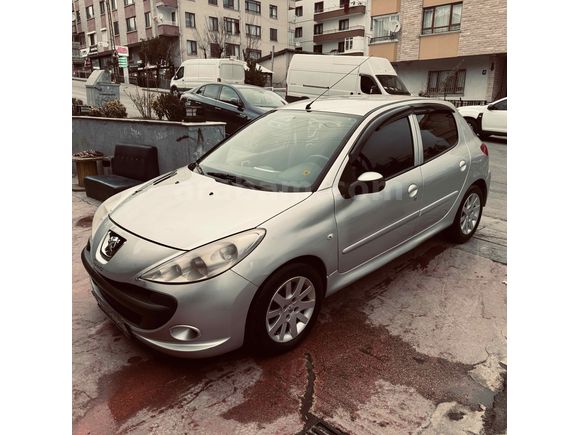 Sahibinden Peugeot 206+ 1.4 Comfort 2011 Model  276.000 km Gri (Gümüş)