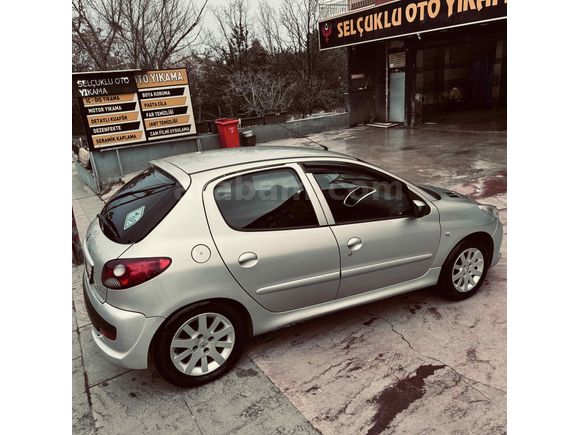 Sahibinden Peugeot 206+ 1.4 Comfort 2011 Model  276.000 km Gri (Gümüş)