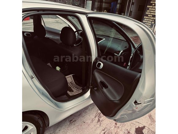 Sahibinden Peugeot 206+ 1.4 Comfort 2011 Model  276.000 km Gri (Gümüş)