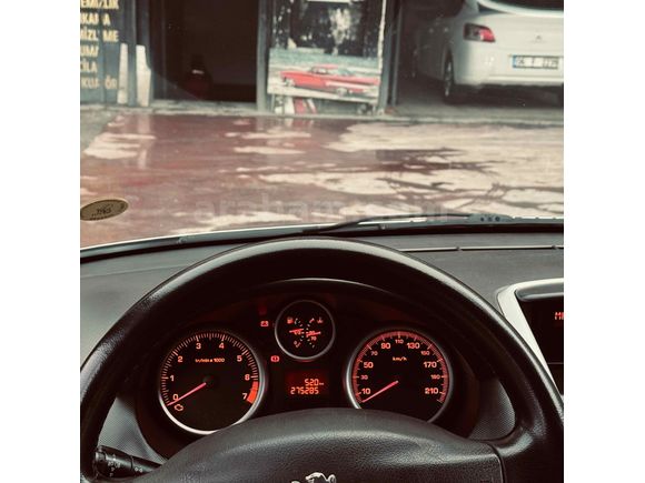 Sahibinden Peugeot 206+ 1.4 Comfort 2011 Model  276.000 km Gri (Gümüş)
