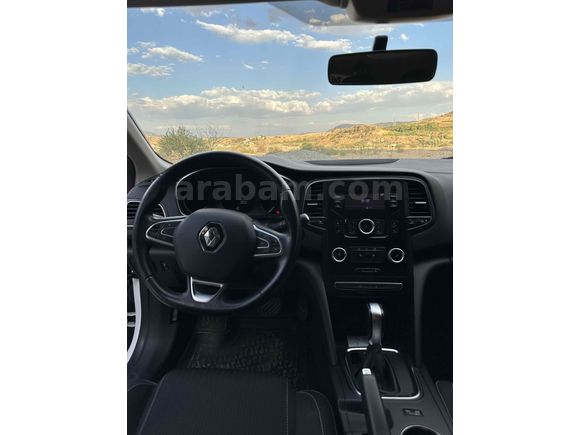 Memurdan hatasız boyasız tramersiz Megane 4