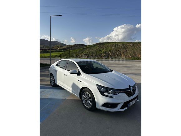 Memurdan hatasız boyasız tramersiz Megane 4