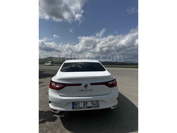 Memurdan hatasız boyasız tramersiz Megane 4