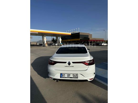 Memurdan hatasız boyasız tramersiz Megane 4