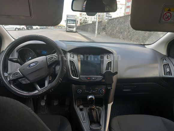 Sahibinden Tesla ekran lı focus  Stylepaket)
