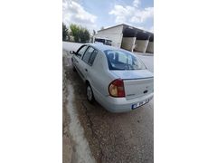 bayram şekeri hatasız boyasız sahibinde klimalı  klima buz gibi çalışıyor araba ful orjinaldir motoru sağlıklı araba