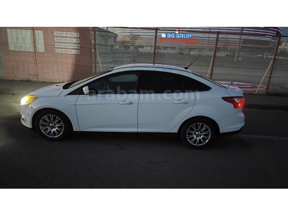 Sahibinden Ford Focus 1.0 GTDi titanyum 2012 Model  182.000 km Beyaz