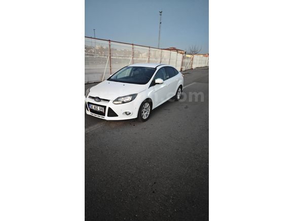 Sahibinden Ford Focus 1.0 GTDi titanyum 2012 Model  182.000 km Beyaz
