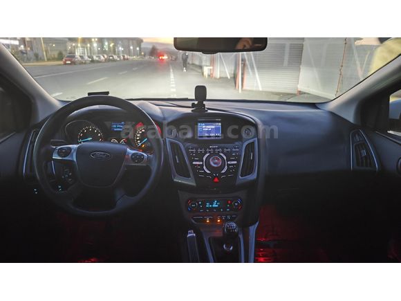 Sahibinden Ford Focus 1.0 GTDi titanyum 2012 Model  182.000 km Beyaz