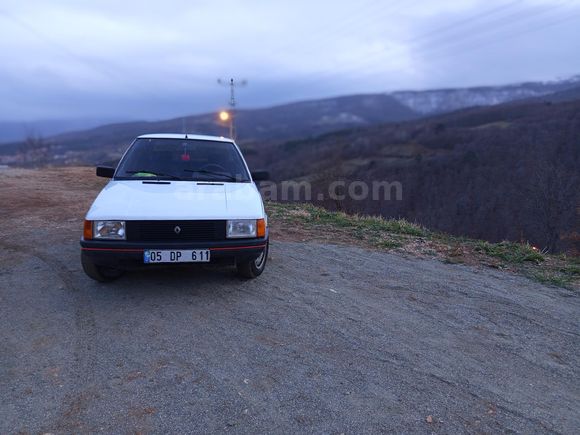 Sahibinden Renault R 9 1.4 Broadway GTE 1993 Model