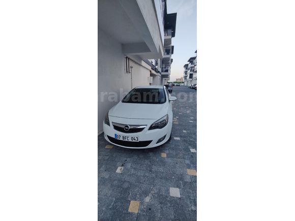 SORUNSUZ ASTRA J 1.3 DİZEL. OTOMATİK ARAÇ TAKASLI
