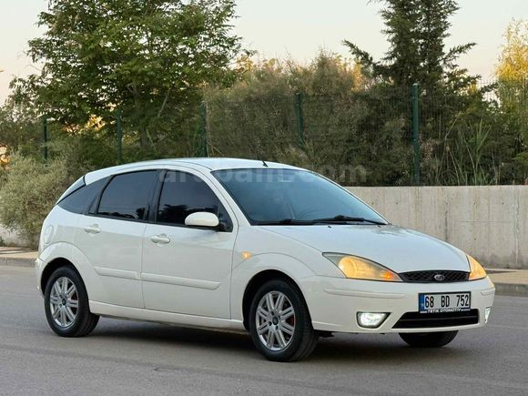 Sahibinden Ford Focus 1.6 Ambiente 2004 Model  242.000 km Beyaz
