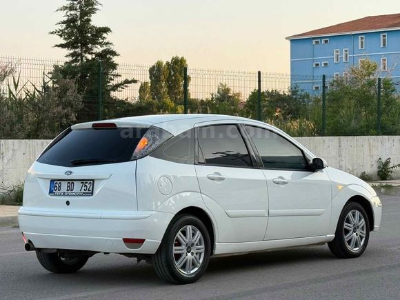 Sahibinden Ford Focus 1.6 Ambiente 2004 Model  242.000 km Beyaz
