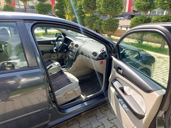 Sahibinden Ford Focus 1.6 Ghia 2006 Model