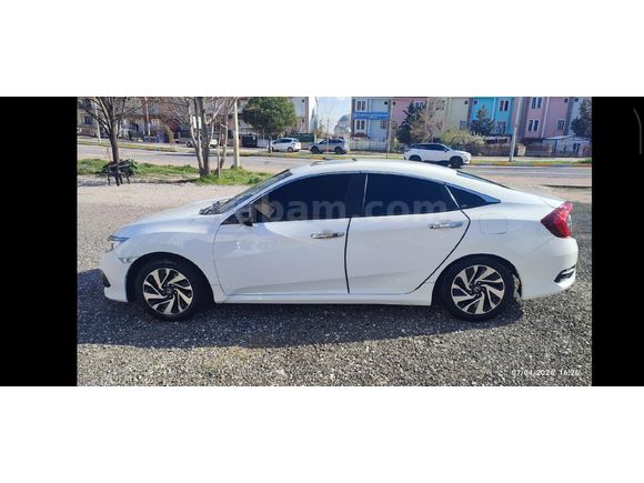 Hatasız Hasar Kayıtsız Sahibinden Honda Civic 1.6i VTEC Executive 2017 Model