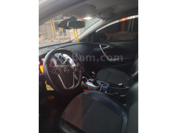 Sahibinden Opel Astra 1.6 Cosmo 2011 Model  Beyaz