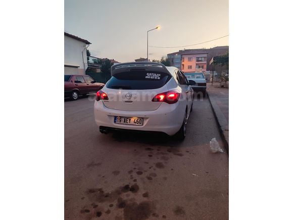 Sahibinden Opel Astra 1.6 Cosmo 2011 Model  Beyaz