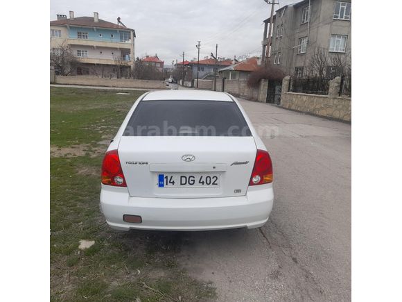 Sahibinden Hyundai Accent 1.5 CRDi Admire 2004 Model  250.000 km Beyaz