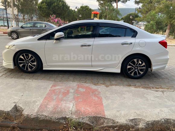 Sahibinden Honda Civic 1.6i VTEC Eco Elegance 2015 Model Aydın 129.000 km Beyaz