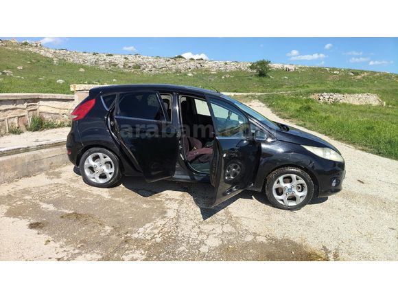 Sahibinden Ford Fiesta 1.4 Titanium 2011 Model