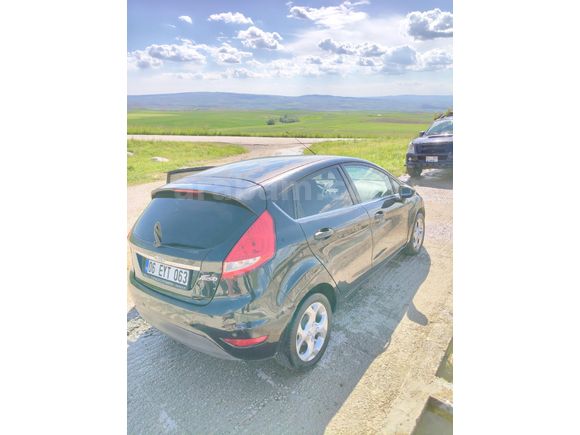 Sahibinden Ford Fiesta 1.4 Titanium 2011 Model