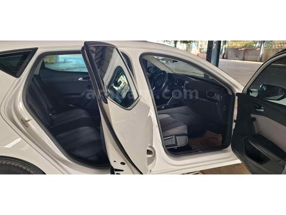 Sahibinden Seat Leon 1.0 eTSI Style Plus 2021 Model  145.000 km Beyaz