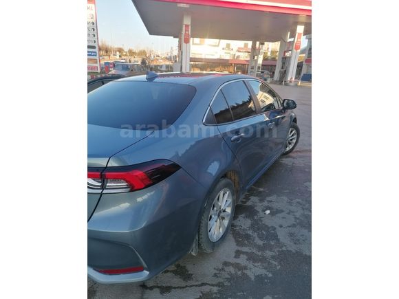 Servis bakımlı öğretmenden Toyota Corolla